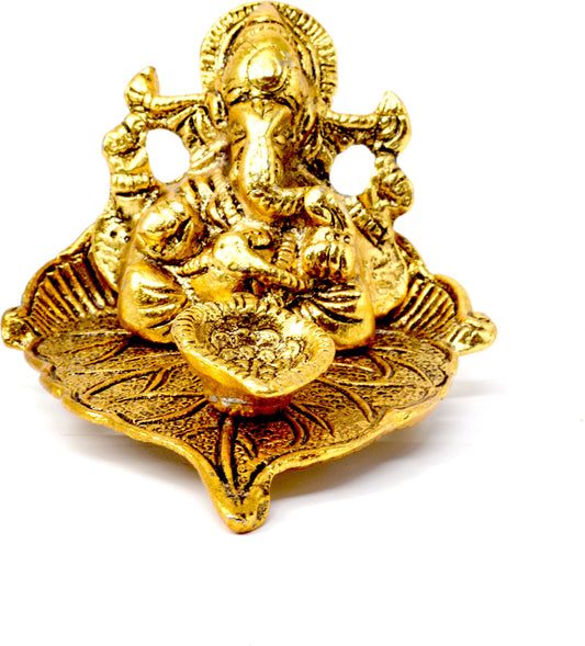 Ganesha Sitting on Leaf Pooja Diya - Seetara